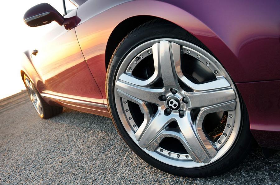  Bentley Continental GTC 2012 года  (фото 128 из 141)